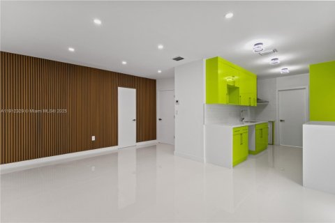 Villa ou maison à vendre à North Miami Beach, Floride: 3 chambres, 109.16 m2 № 1972742 - photo 3