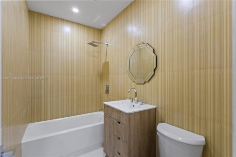 Villa ou maison à vendre à North Miami Beach, Floride: 3 chambres, 109.16 m2 № 1972742 - photo 18