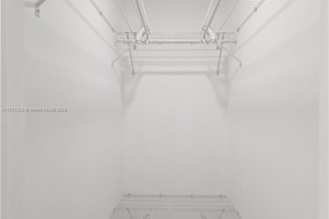 Villa ou maison à vendre à North Miami Beach, Floride: 3 chambres, 109.16 m2 № 1972742 - photo 25