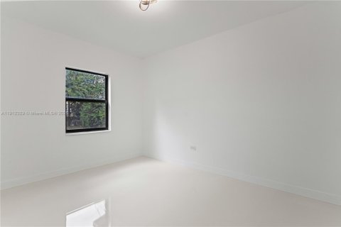 Villa ou maison à vendre à North Miami Beach, Floride: 3 chambres, 109.16 m2 № 1972742 - photo 15