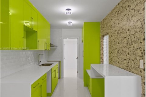 Villa ou maison à vendre à North Miami Beach, Floride: 3 chambres, 109.16 m2 № 1972742 - photo 13