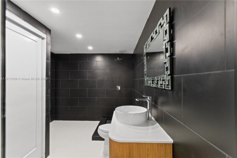 Villa ou maison à vendre à North Miami Beach, Floride: 3 chambres, 109.16 m2 № 1972742 - photo 26