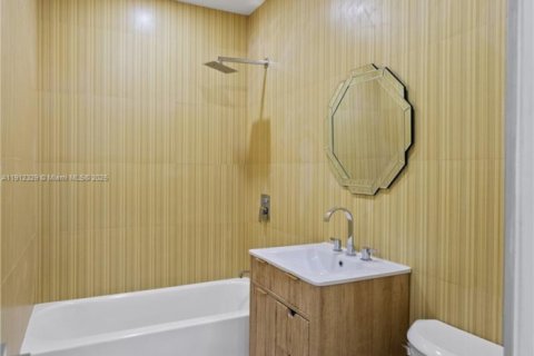 Villa ou maison à vendre à North Miami Beach, Floride: 3 chambres, 109.16 m2 № 1972742 - photo 20