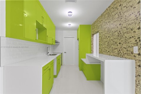 Villa ou maison à vendre à North Miami Beach, Floride: 3 chambres, 109.16 m2 № 1972742 - photo 8