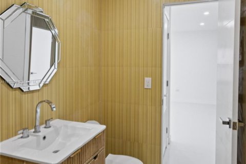 Villa ou maison à vendre à North Miami Beach, Floride: 3 chambres, 109.16 m2 № 1972742 - photo 19