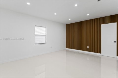 Villa ou maison à vendre à North Miami Beach, Floride: 3 chambres, 109.16 m2 № 1972742 - photo 7