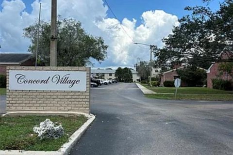 Condo in Saint Petersburg, Florida, 1 bedroom № 2403663 - photo 5