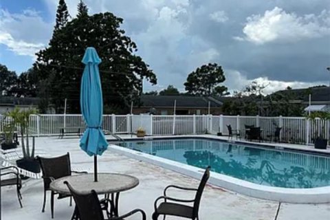 Condo in Saint Petersburg, Florida, 1 bedroom № 2403663 - photo 24