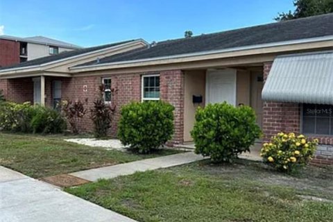 Condo in Saint Petersburg, Florida, 1 bedroom № 2403663 - photo 2