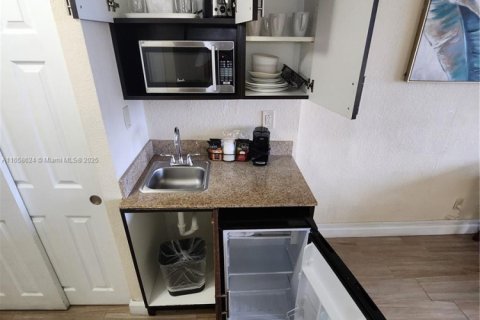 Copropriété à louer à Sunny Isles Beach, Floride: 33.44 m2 № 1729895 - photo 16