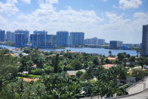 Copropriété à louer à Sunny Isles Beach, Floride: 33.44 m2 № 1729895 - photo 25