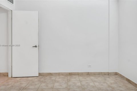Copropriété à vendre à North Miami Beach, Floride: 2 chambres, 95.22 m2 № 1867140 - photo 6