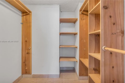 Copropriété à vendre à North Miami Beach, Floride: 2 chambres, 95.22 m2 № 1867140 - photo 12