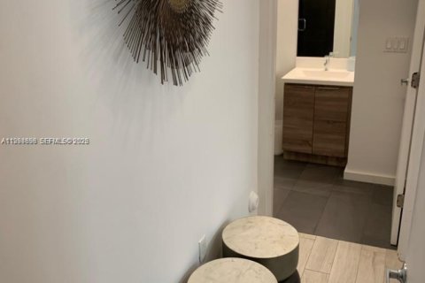 Apartment in Miami Beach, Florida 2 bedrooms, 65.59 sq.m. № 2060687 - photo 13