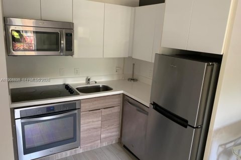 Apartment in Miami Beach, Florida 2 bedrooms, 65.59 sq.m. № 2060687 - photo 4