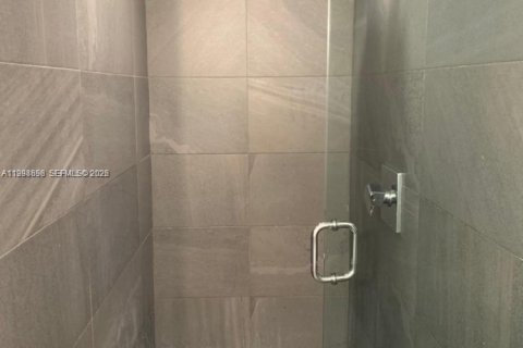 Apartment in Miami Beach, Florida 2 bedrooms, 65.59 sq.m. № 2060687 - photo 8