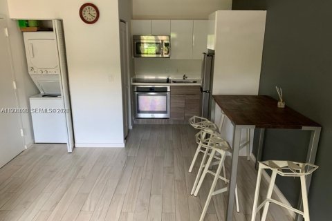 Apartment in Miami Beach, Florida 2 bedrooms, 65.59 sq.m. № 2060687 - photo 3