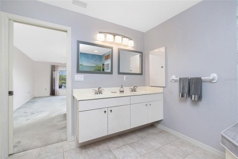 House in Port Charlotte, Florida 3 bedrooms, 161.93 sq.m. № 1837427 - photo 23