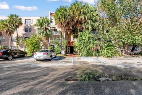 Купить кондоминиум в Майами, Флорида 1 спальня, 72.19м2, № 2043495 - фото 17