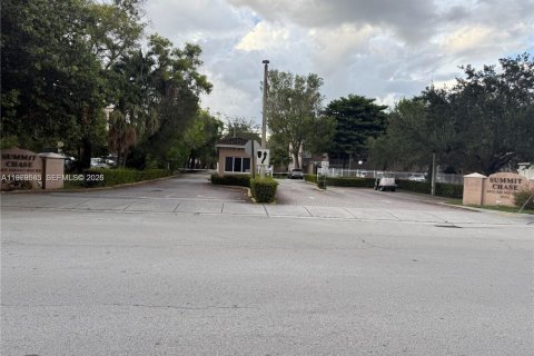 Кондоминиум с 1 спальней в Майами, Флорида № 2043495