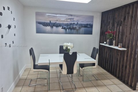 Купить кондоминиум в Майами, Флорида 1 спальня, 72.19м2, № 2043495 - фото 4