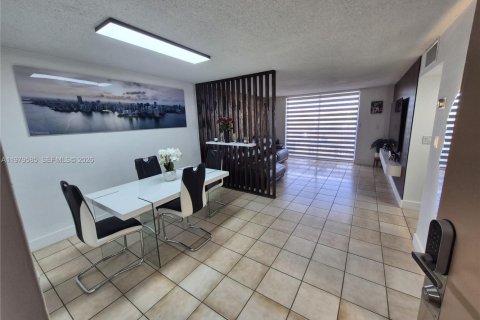 Купить кондоминиум в Майами, Флорида 1 спальня, 72.19м2, № 2043495 - фото 2