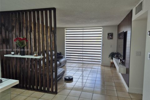 Купить кондоминиум в Майами, Флорида 1 спальня, 72.19м2, № 2043495 - фото 1