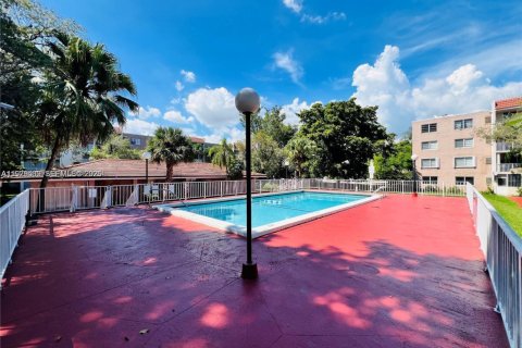 Купить кондоминиум в Майами, Флорида 1 спальня, 72.19м2, № 2043495 - фото 16