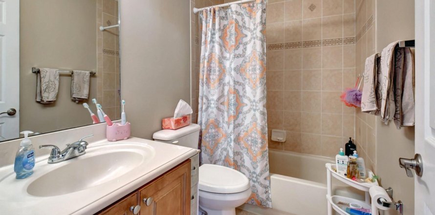 Townhouse in Delray Beach, Florida 4 bedrooms, 180.14 sq.m. № 952520