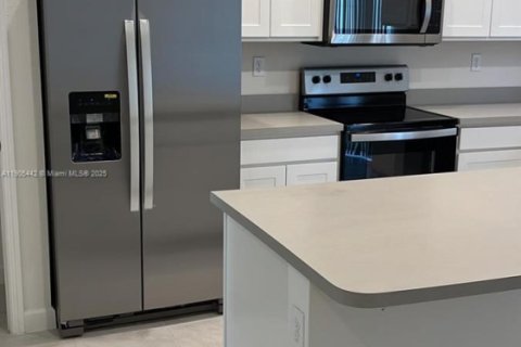 Adosado en venta en Homestead, Florida, 3 dormitorios, 136.19 m2 № 2016783 - foto 10