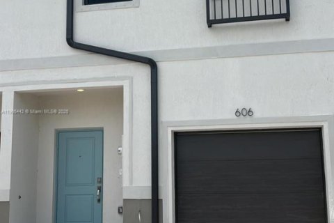 Adosado en Homestead, Florida 3 dormitorios, 136.19 m2 № 2016783