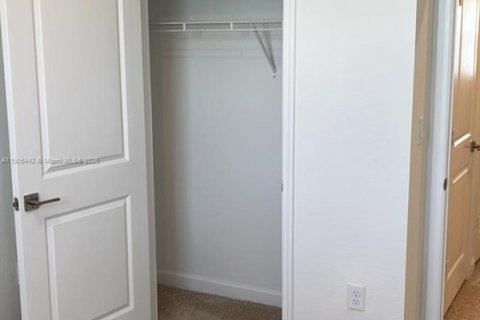 Adosado en venta en Homestead, Florida, 3 dormitorios, 136.19 m2 № 2016783 - foto 6