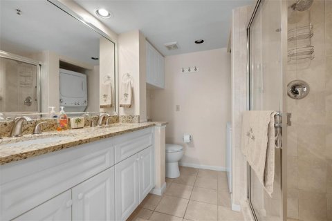 Condo in Venice, Florida, 2 bedrooms  № 2210632 - photo 19