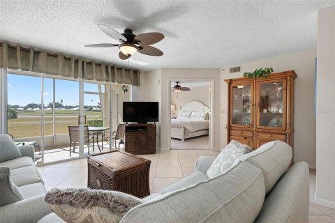 Condo in Venice, Florida, 2 bedrooms  № 2210632 - photo 8