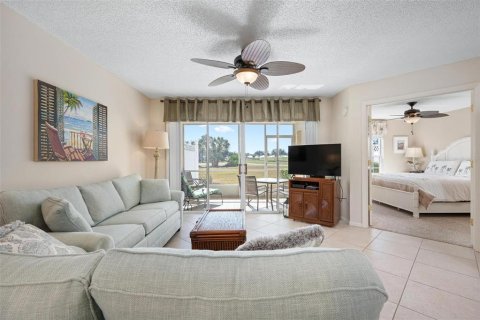 Condo in Venice, Florida, 2 bedrooms  № 2210632 - photo 7