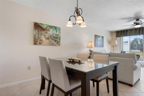 Condo in Venice, Florida, 2 bedrooms  № 2210632 - photo 5