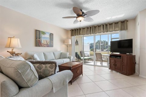 Condo in Venice, Florida, 2 bedrooms  № 2210632 - photo 6