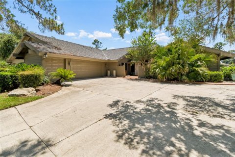 House in Wesley Chapel, Florida 3 bedrooms, 238.48 sq.m. № 2124450 - photo 3