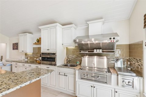 House in Wesley Chapel, Florida 3 bedrooms, 238.48 sq.m. № 2124450 - photo 18