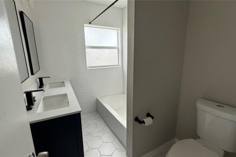 Casa en alquiler en Port Charlotte, Florida, 3 dormitorios, 109.9 m2 № 1825108 - foto 9