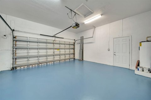 Купить виллу или дом в Пемброк-Пайнс, Флорида 4 спальни, 201.97м2, № 1712724 - фото 26