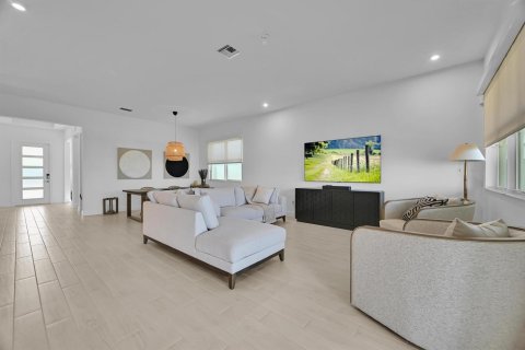 House in Port St. Lucie, Florida 3 bedrooms, 190.73 sq.m. № 2260273 - photo 11