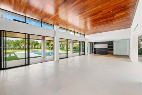 House in Pinecrest, Florida 7 bedrooms, 827.95 sq.m. № 1977981 - photo 18