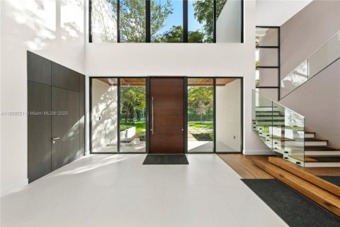 House in Pinecrest, Florida 7 bedrooms, 827.95 sq.m. № 1977981 - photo 10