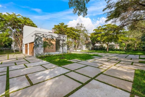 House in Pinecrest, Florida 7 bedrooms, 827.95 sq.m. № 1977981 - photo 9