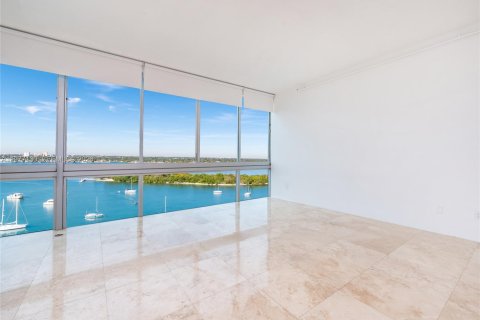 Condo in North Bay Village, Florida, 2 bedrooms  № 2041598 - photo 3