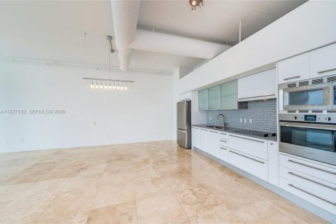 Condo in North Bay Village, Florida, 2 bedrooms  № 2041598 - photo 8