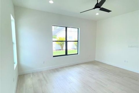 House in Orlando, Florida 4 bedrooms, 287.25 sq.m. № 1735095 - photo 24