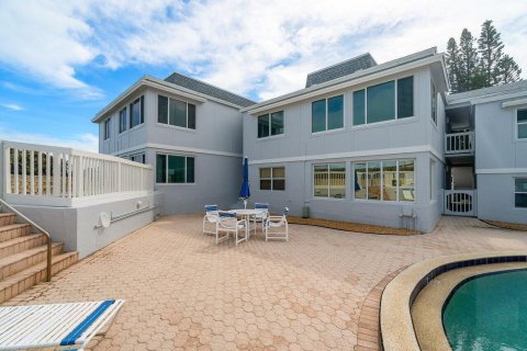 Condo in Stuart, Florida, 2 bedrooms № 2401220 - photo 29