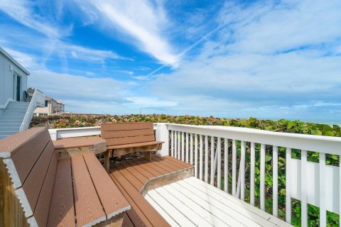 Condo in Stuart, Florida, 2 bedrooms № 2401220 - photo 27